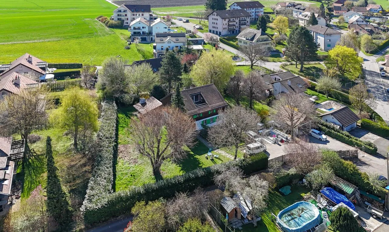 Maison de cachet avec grand jardin et beaux volumes