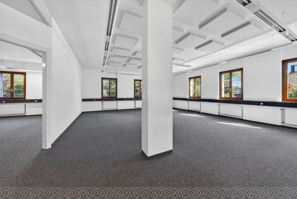 Surface de bureaux louer au centre de Saint-Sulpice