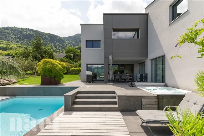 7,5-Zimmer-Architektenhaus mit Pool und Whirlpool in grüner Umgebung in Collombey-Muraz zu verkaufen