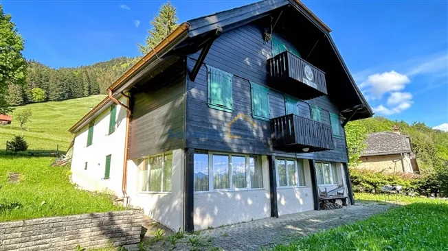 Sehr großes Chalet, ideal für eine Renovierung