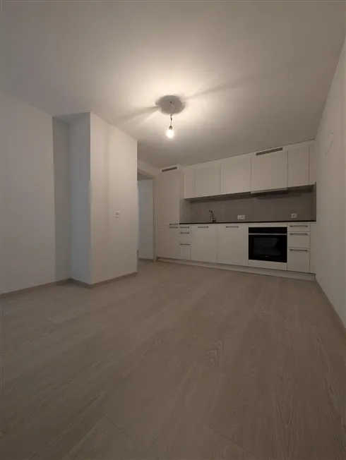 Renovierte 3.5 Zimmerwohnung im 2. Stock
