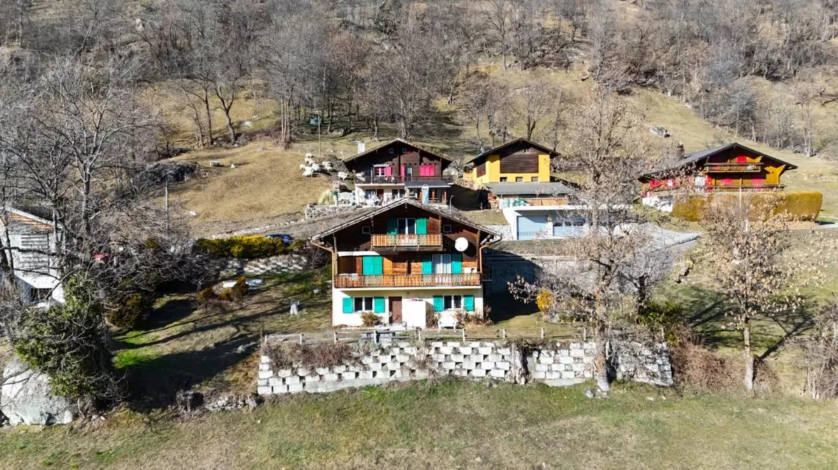 Geräumiges Wohnhaus mit sonnigem Garten oberhalb Naters