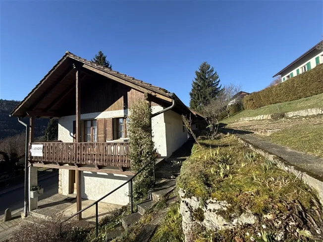 Zum Verkauf in Mettembert Familienhaus mit 4,5 Zimmern