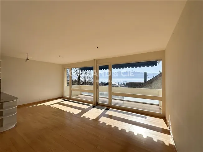 Eine 6,5-Zimmer- und eine 3,5-Zimmer-Wohnung