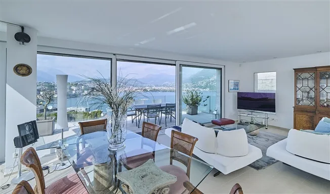 Hervorragende 4,5-Zimmer-Wohnung mit Blick auf den See in einer prestigeträchtigen Residenz
