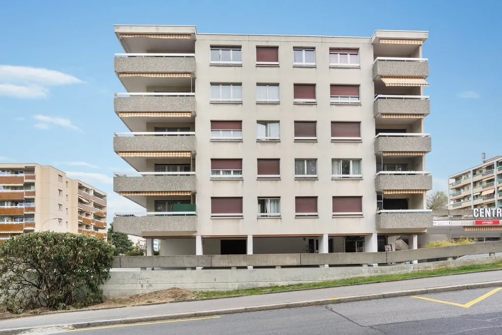 Idéalement situé dans le Centre Commercial