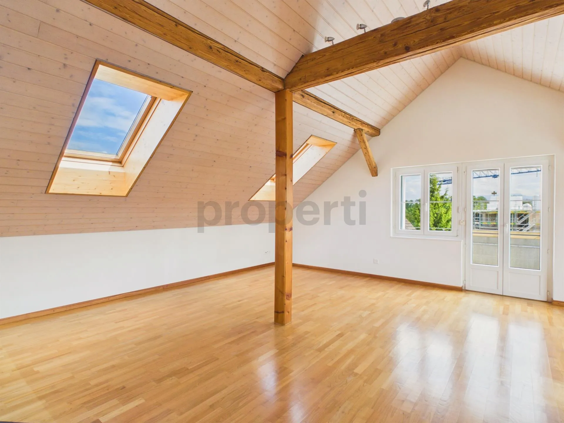 Modern 3.5-Zimmer-Dachwohnung mit Balkon, Obfelden