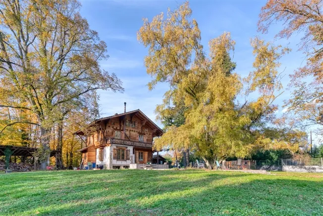 Charmante Immobilie im Herzen eines bewaldeten Parks von mehr als 4.000 m²