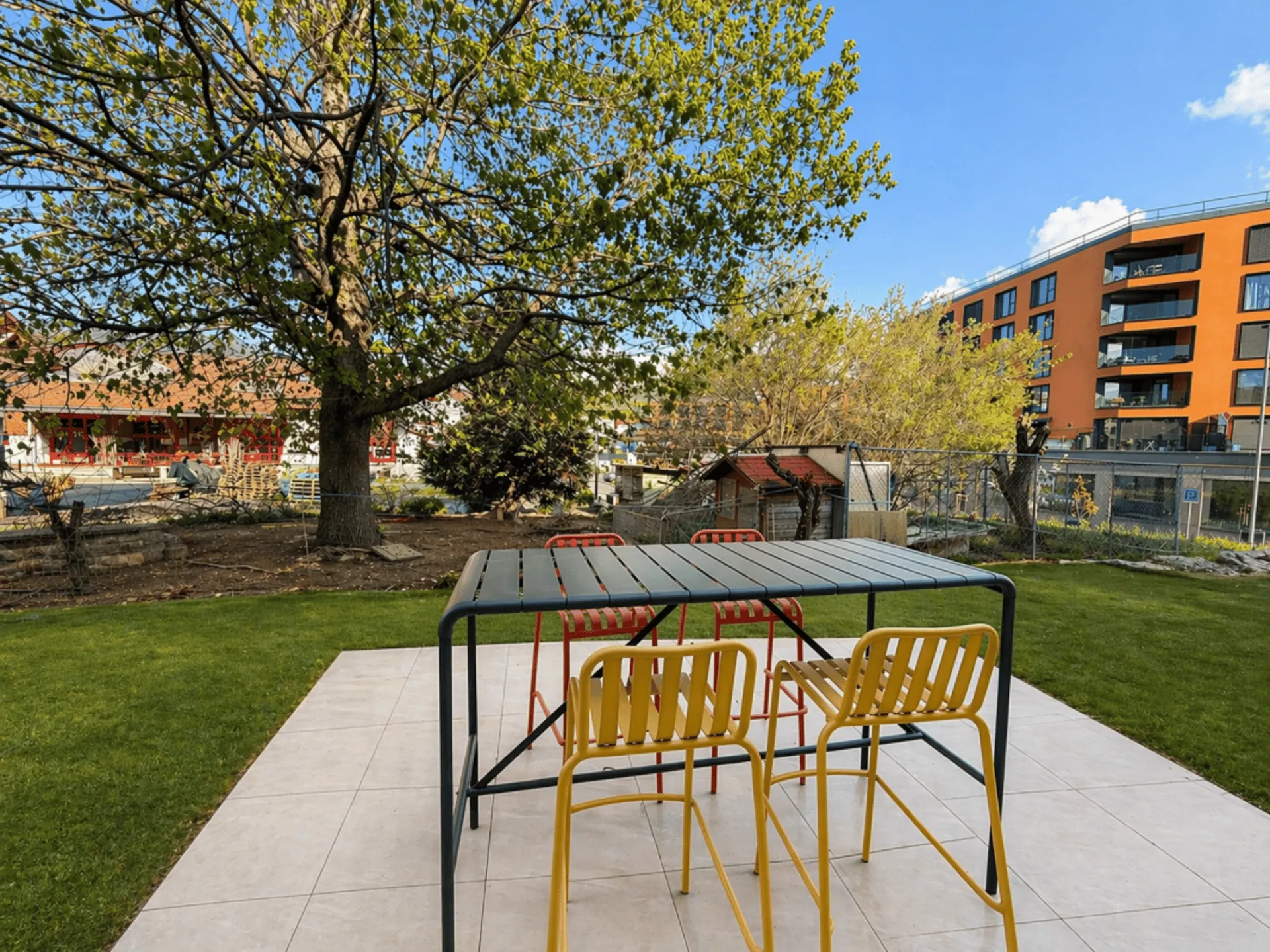 Nouvelle colocation haut de gamme - Chambres meublées avec balcon et terrasses à 2 pas de la gare de Châtel-St-Denis