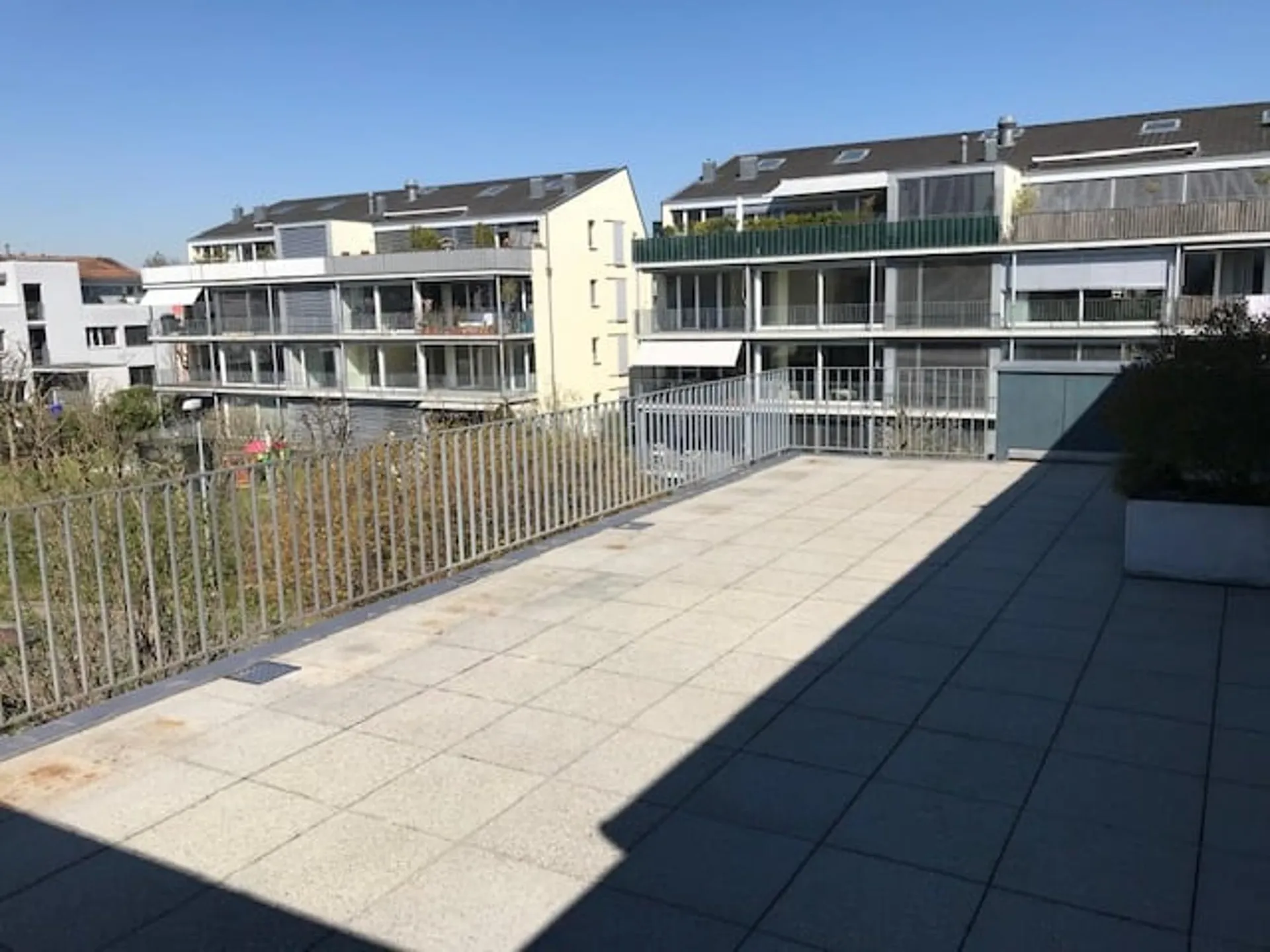 Moderne 3-Zimmer-Dachwohnung in ruhiger Lage von Therwil