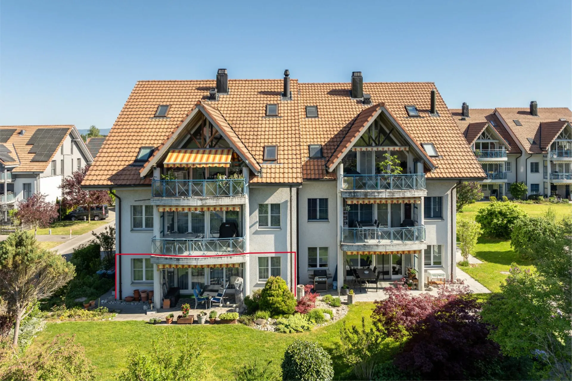 Sehr gepflegte 4.5 Zi.-Gartenwohnung mit 2 Garagenboxen