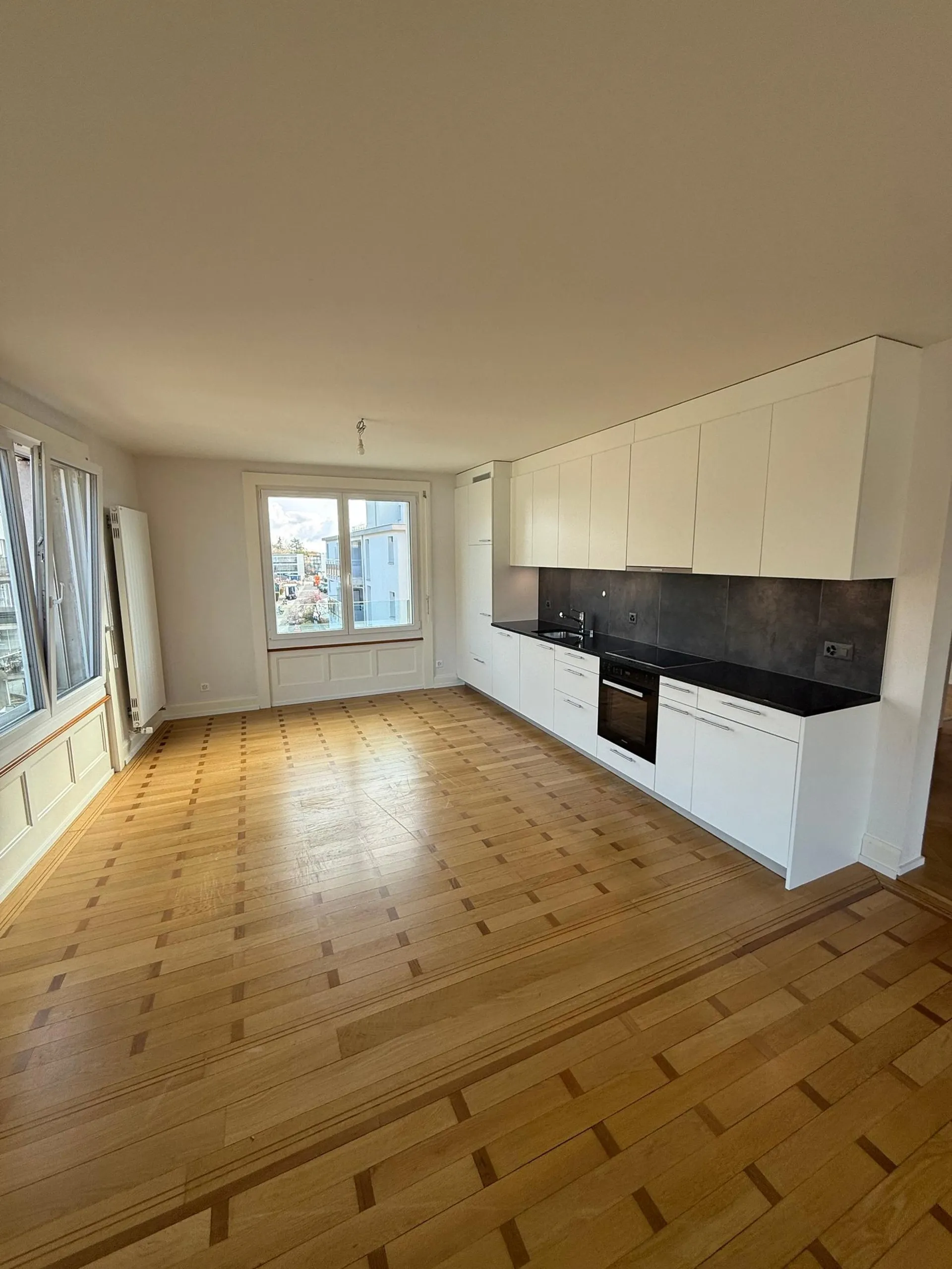 Spacieux appartement de 4 pièces avec balcon à Peseux