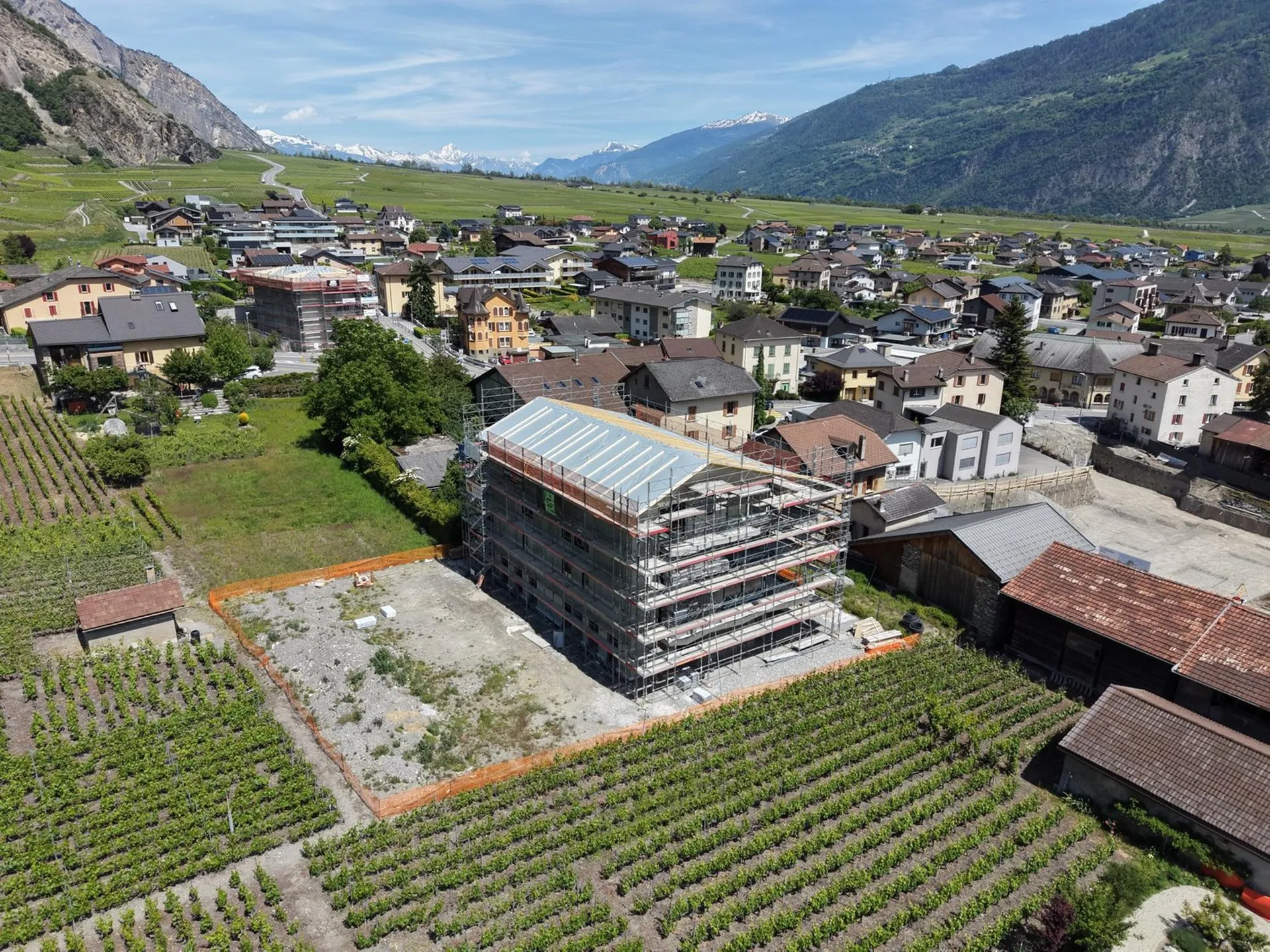Appartement neuf de 3.5 pièces avec balcon et belle vue à Leytron