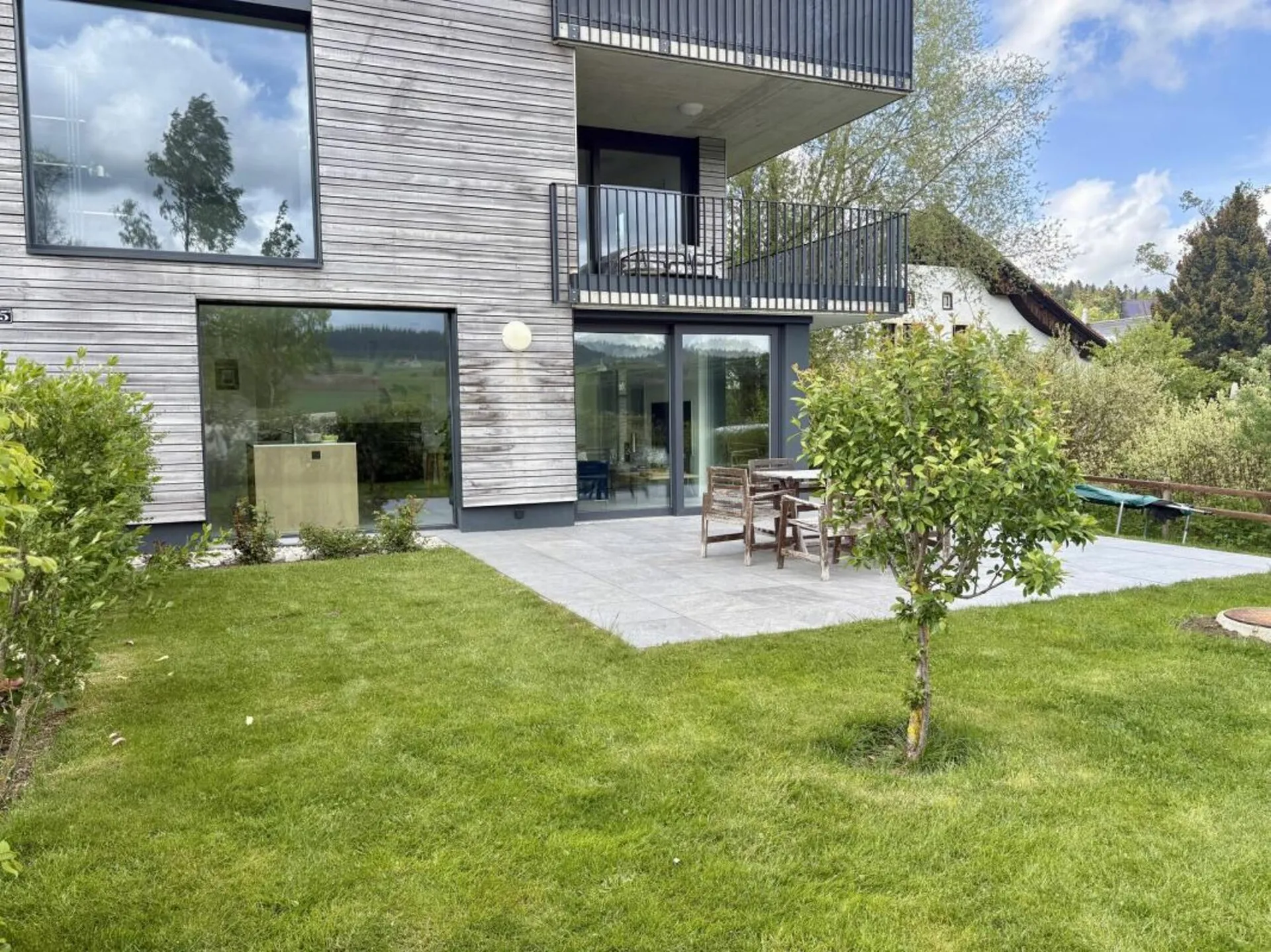 Très bel appartement récent de 5,5 pièces avec jardin