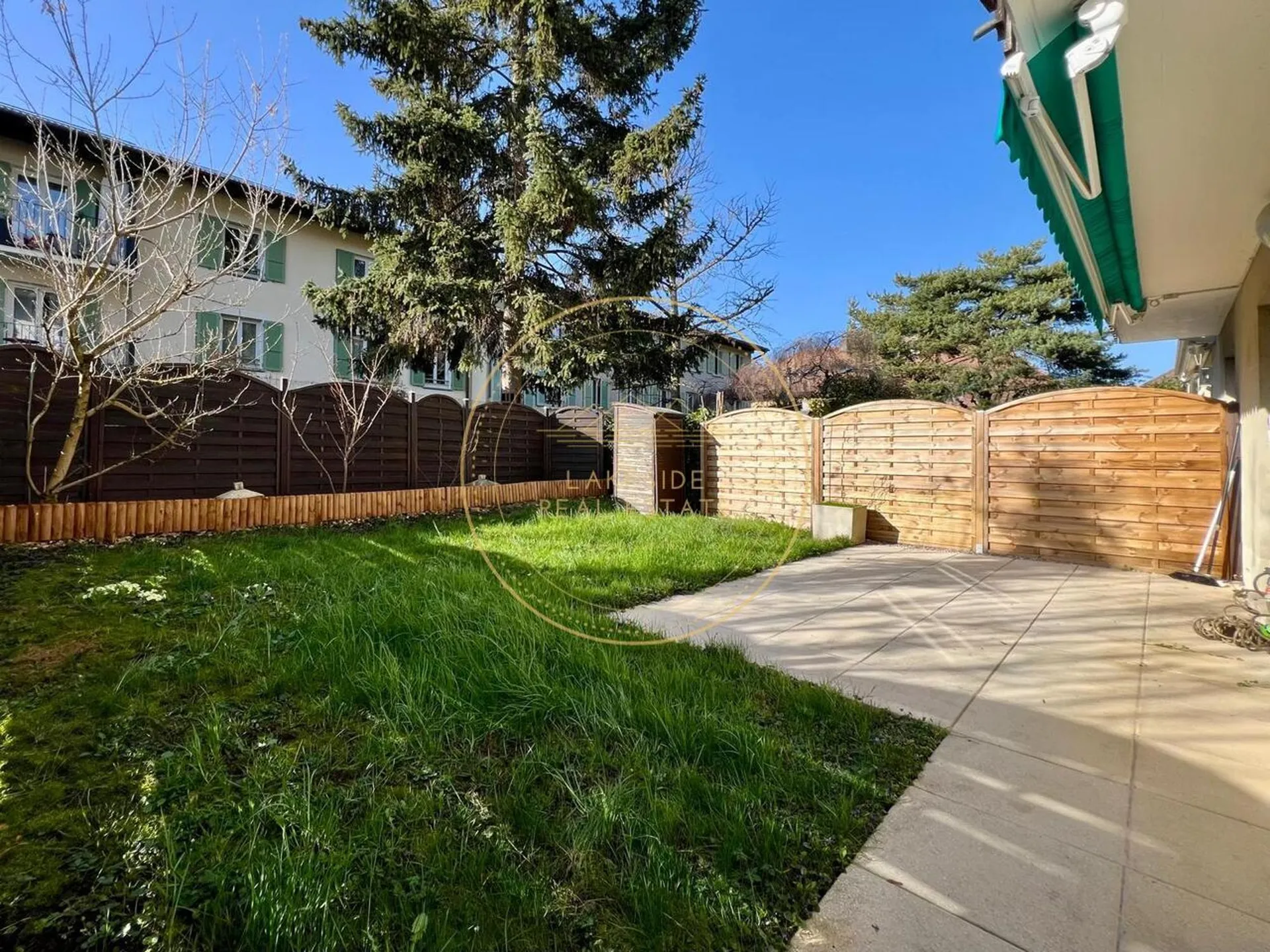 Appartement de 3 chambres avec un jardin de 75 m2 dans Corsier village