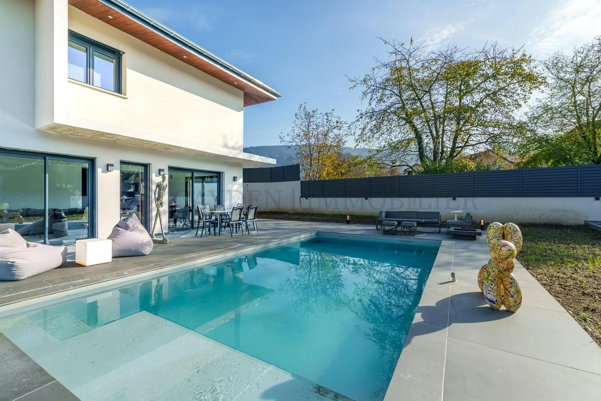 France voisine, Villa neuve individuelle avec piscine