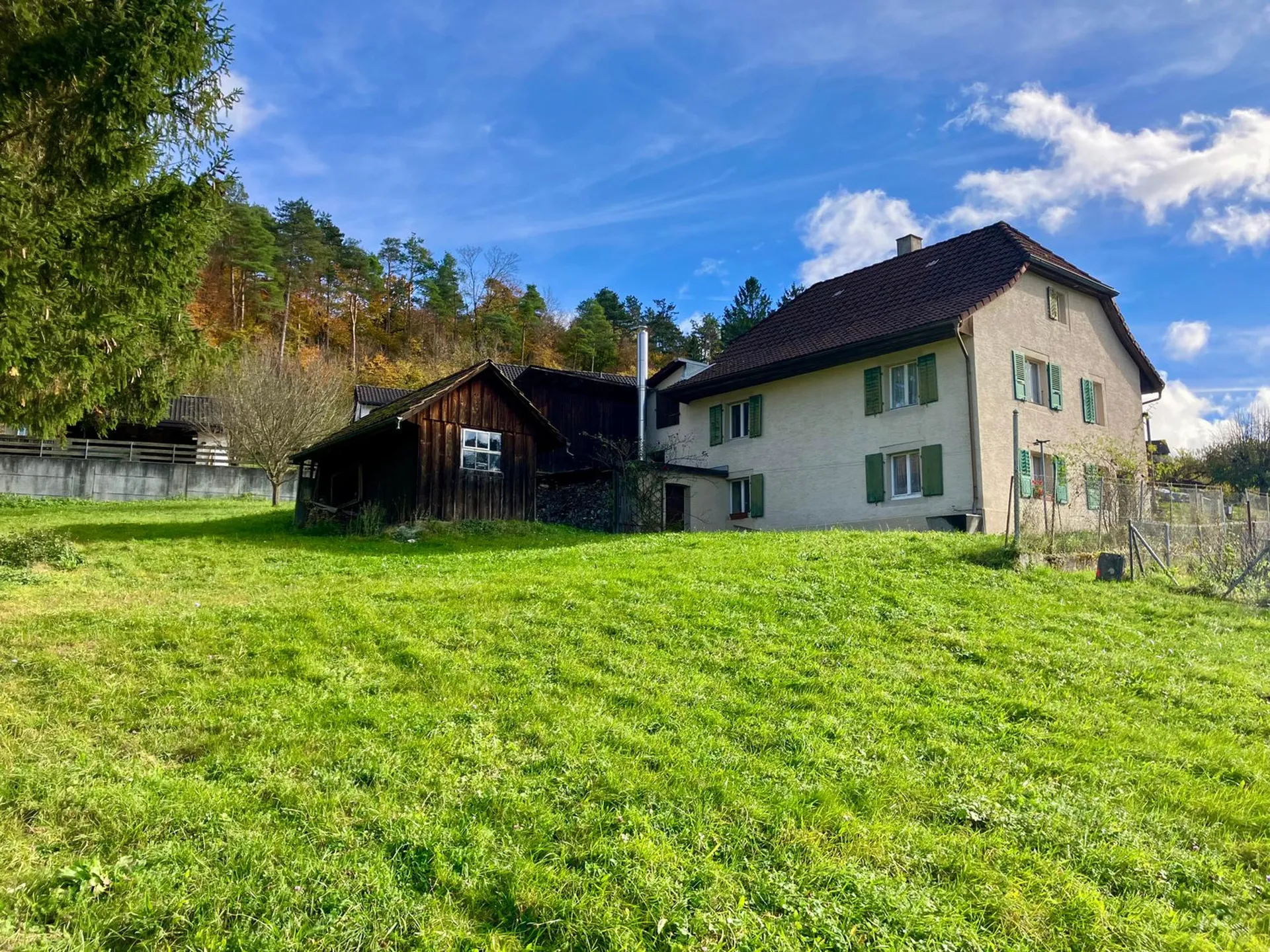 FONTENAIS Enorme potentiel avec une parcelle de 2'216 m² !!!