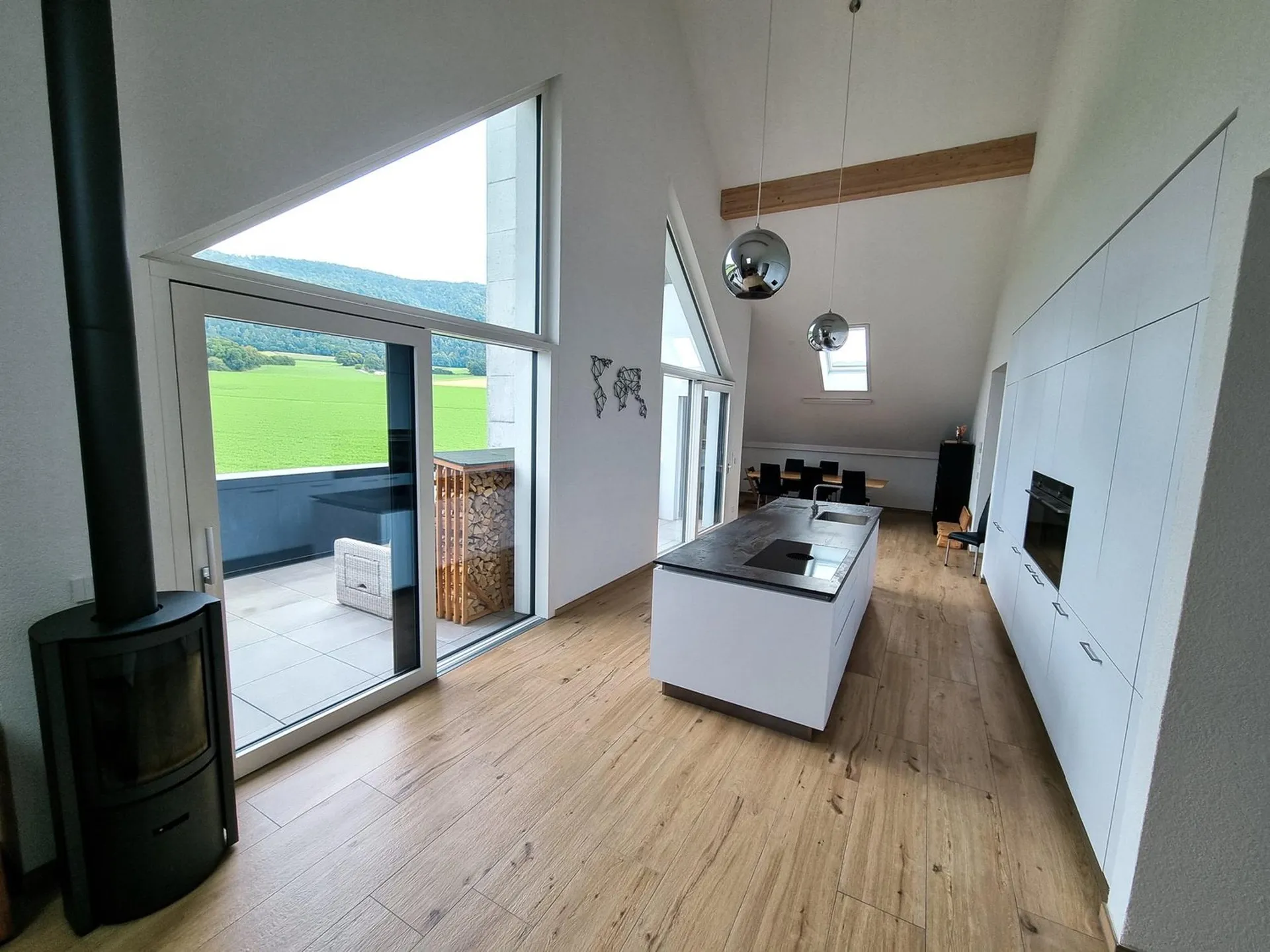Splendide appartement en PPE haut standing de 5,5 pièces situé au dernier étage de l'immeuble