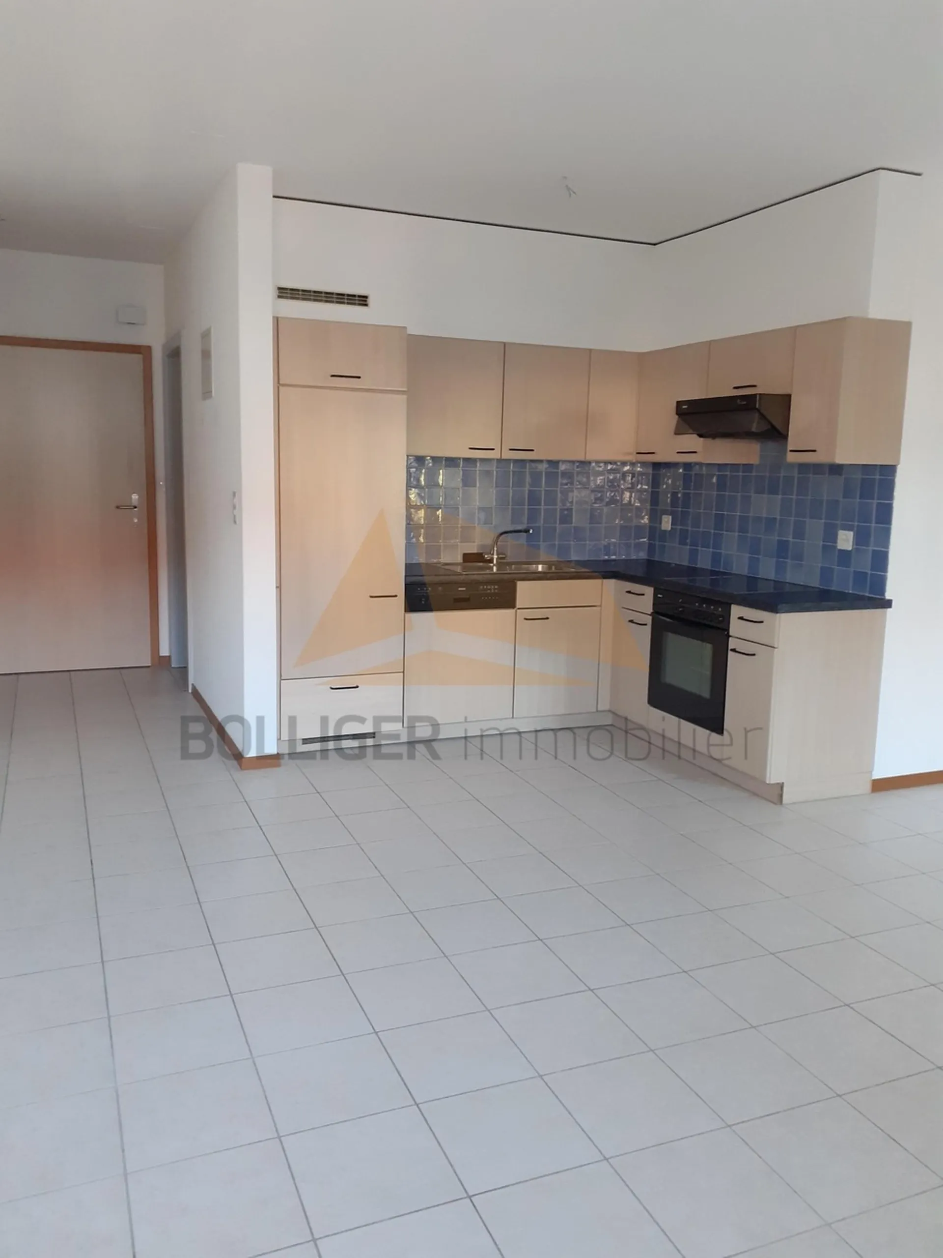 A VENDRE JOLI STUDIO DE 35 m2 AVEC 1 PLACE DE PARC EXTÉRIEURE
