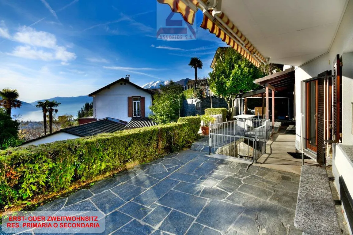 Zweifamilienhaus mit Pool / Casa bifamiliare con piscina