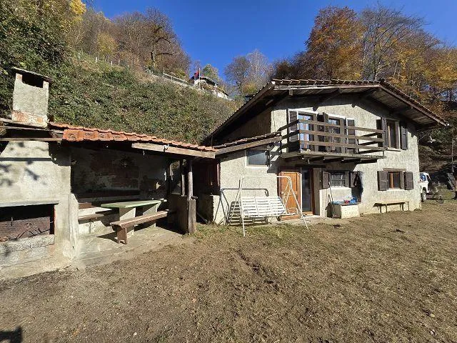 3 1/2-Zimmer-Rustico an Alleinlage in der Natur mit viel Land / Rus...