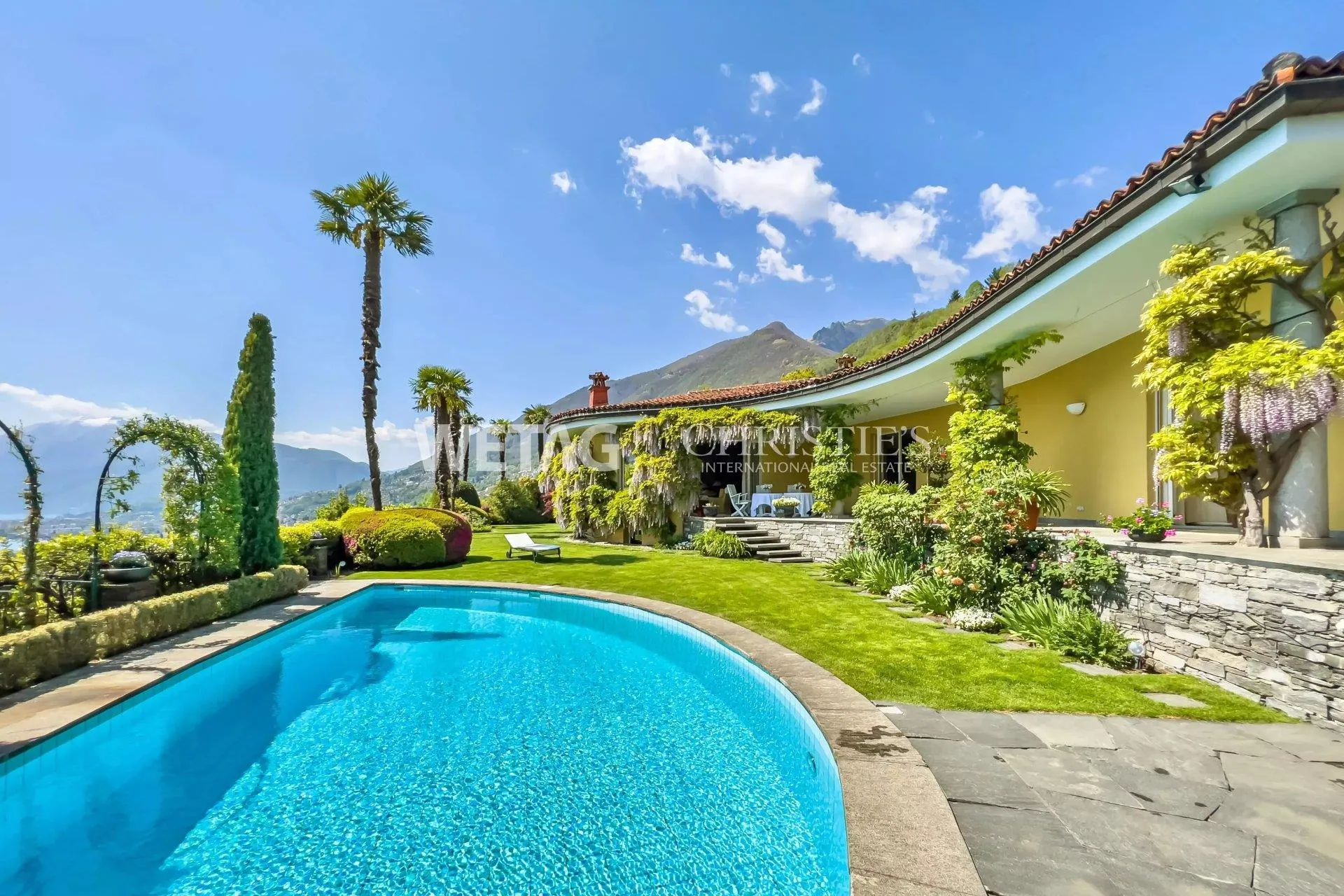 Mediterrane Villa mit herrlicher Sicht auf den Lago Maggiore, ideal...