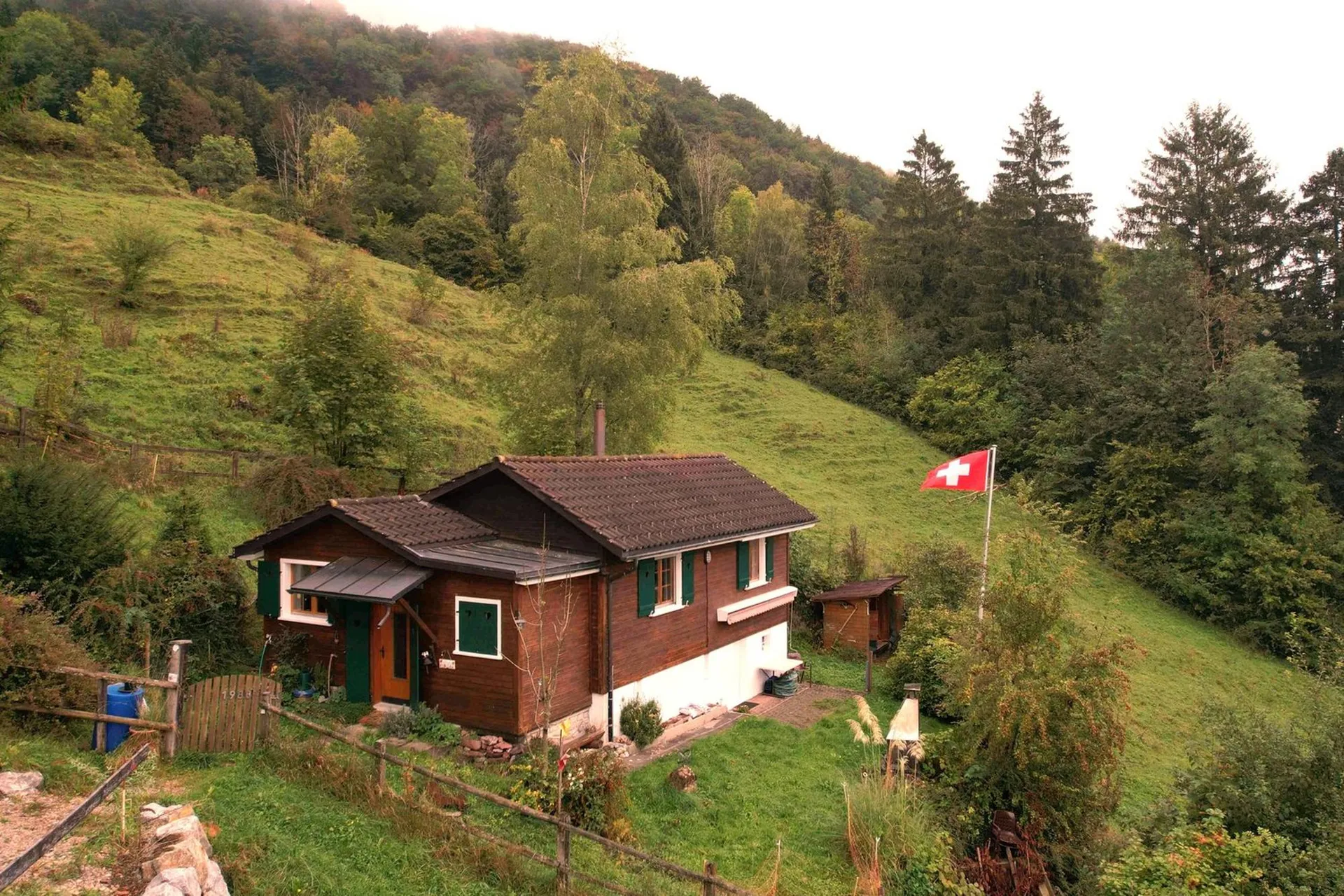 Kleines, heimeliges Haus mitten in der Natur.