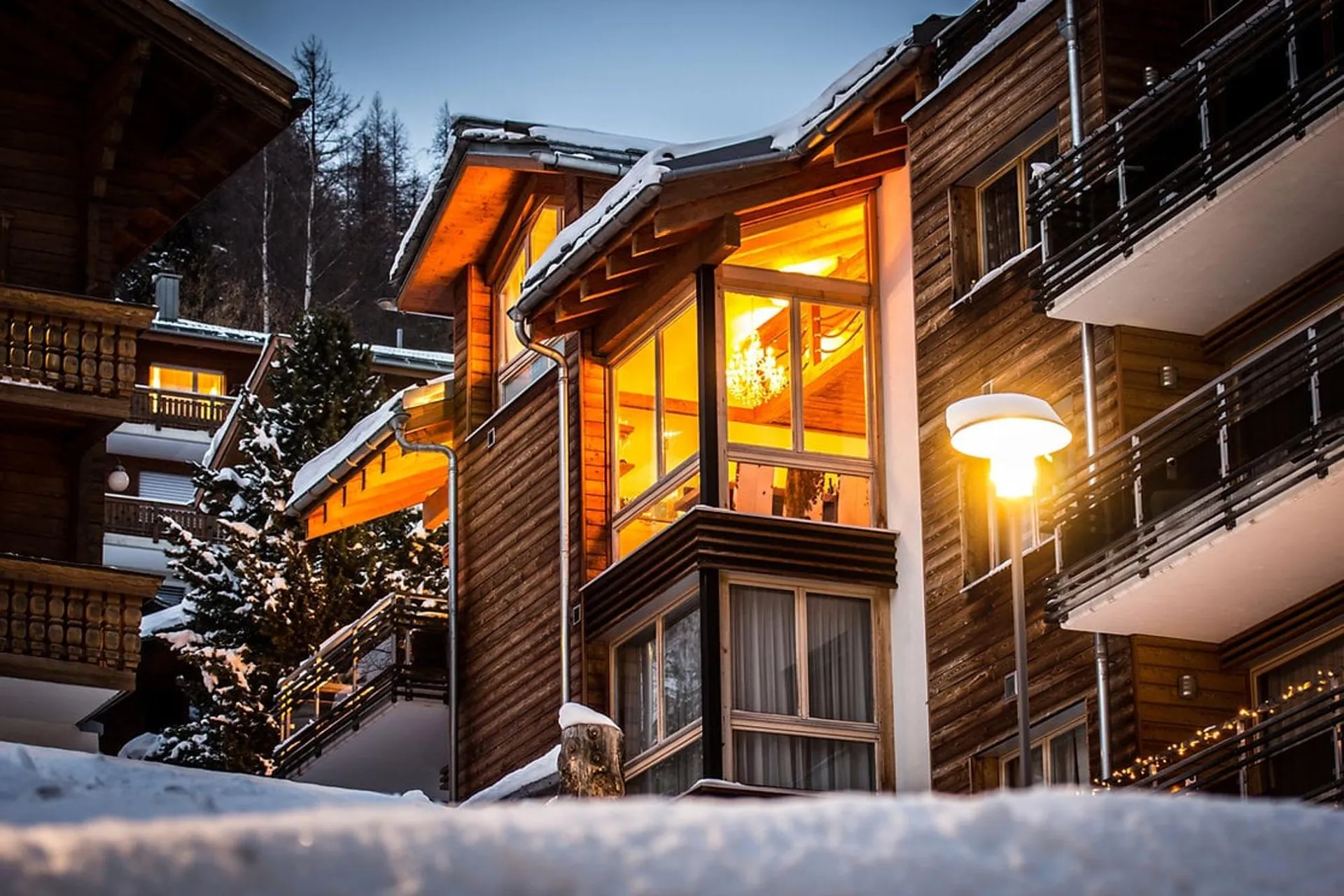 Stunning 7-Room Duplex Apartment with Mountain Views in Saas-Fee