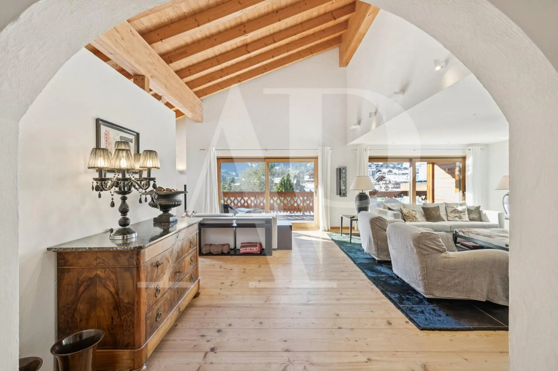 Exclusivité - Duplex alpin-chic d'exception