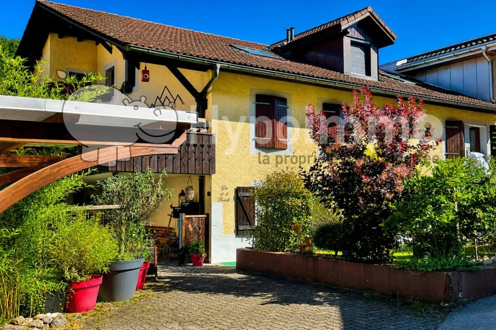 Superbe maison de 4 appartements
