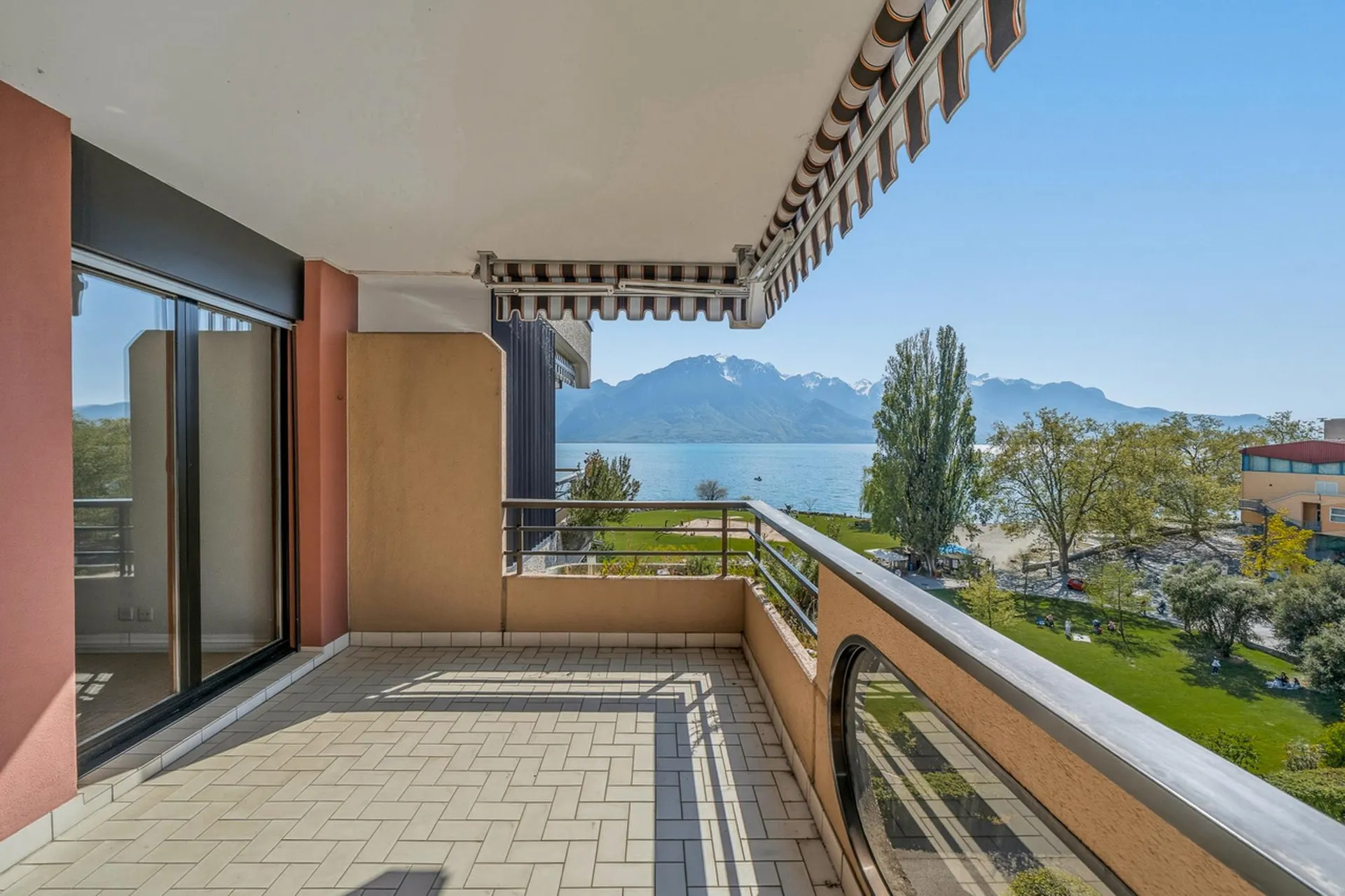Pied dans l'eau rare -Sale open to non-resident foreign buyers Clarens/Montreux
