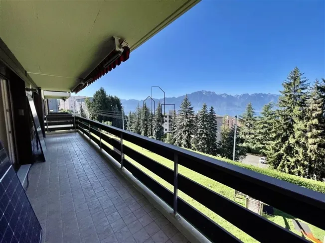 Helle 5,5-Zimmer-Wohnung, komplett renoviert