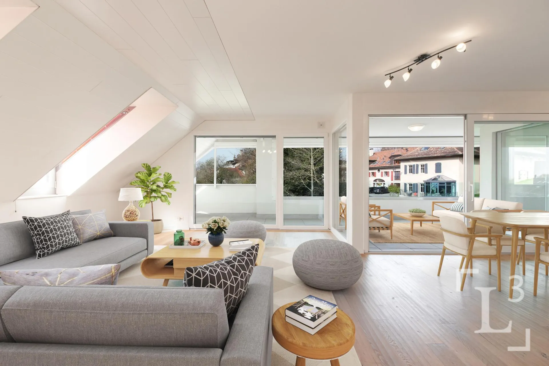 Duplex en attique avec grand balcon et vue lac