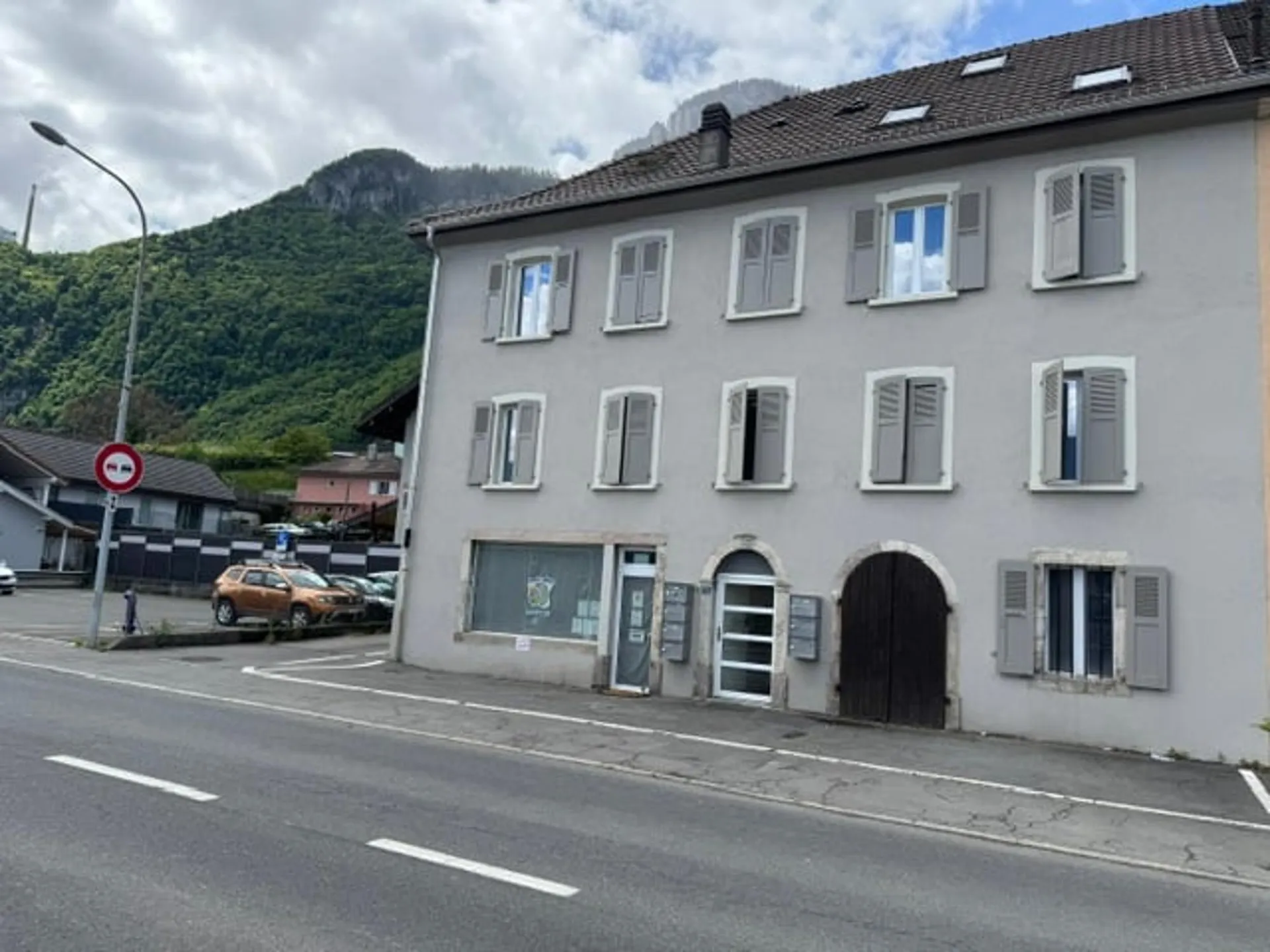 Charmant appartement sous les toits de 2,5 pièces aux Evouettes