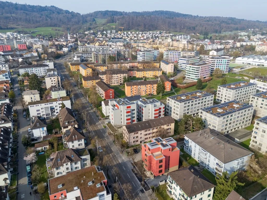 Einstellplatz in Zürich-Albisrieden zu vermieten