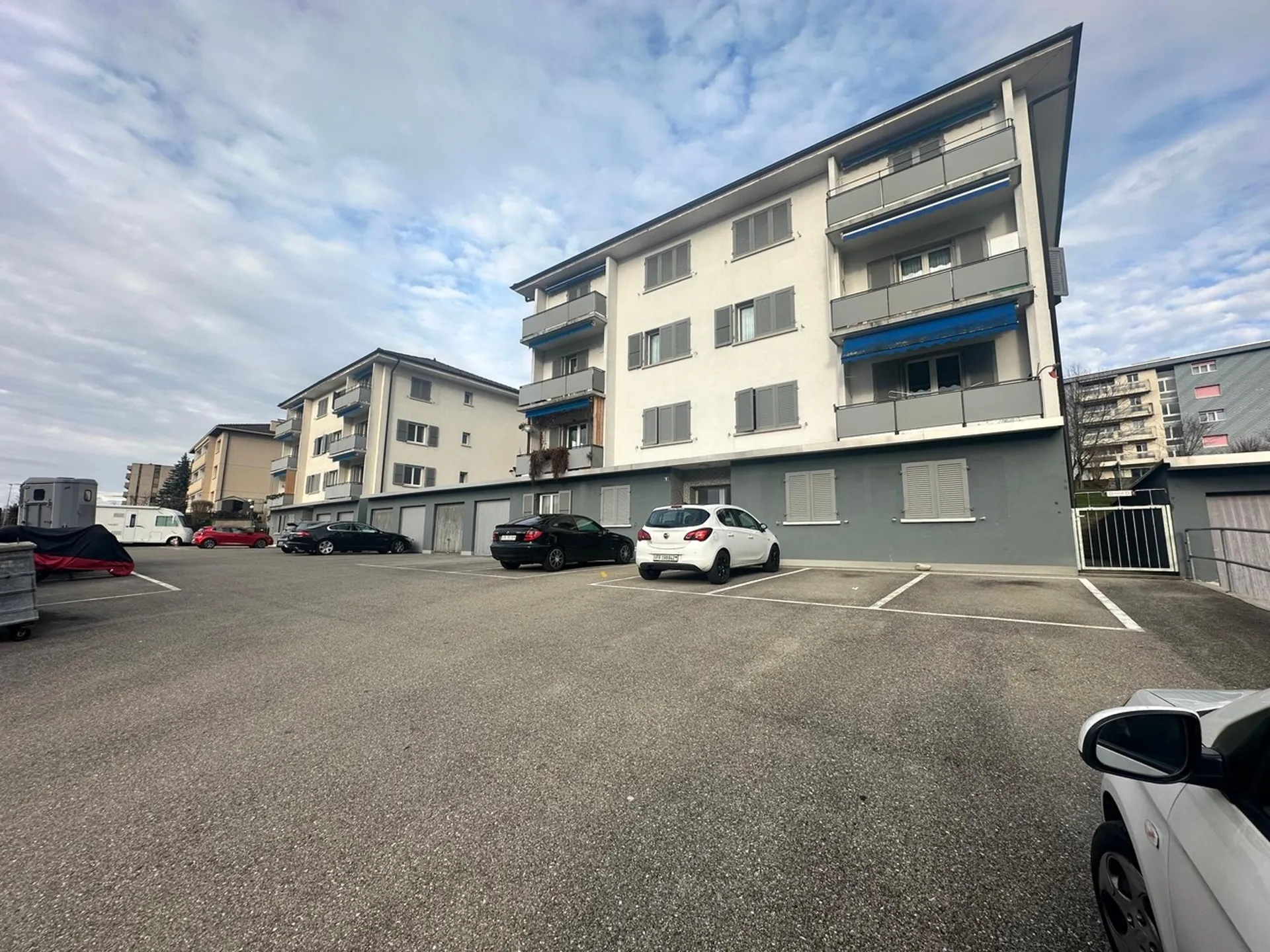 Au centre de Marly, 4,5 pces de 96,5 m2, place de parc extérieure