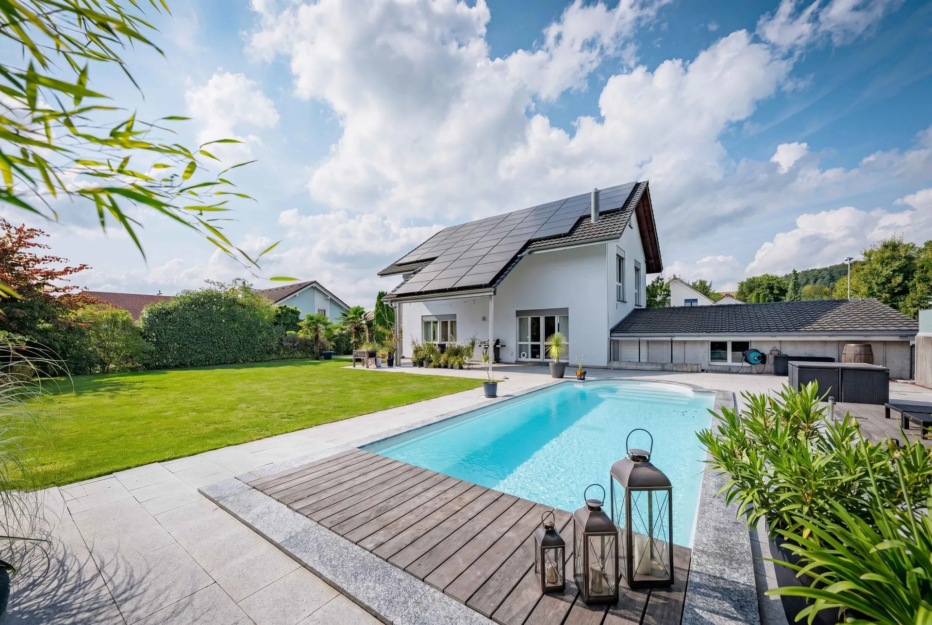LUXURIÖSES WOHNEN MIT WELLNESS UND NÄHE ZU BERN