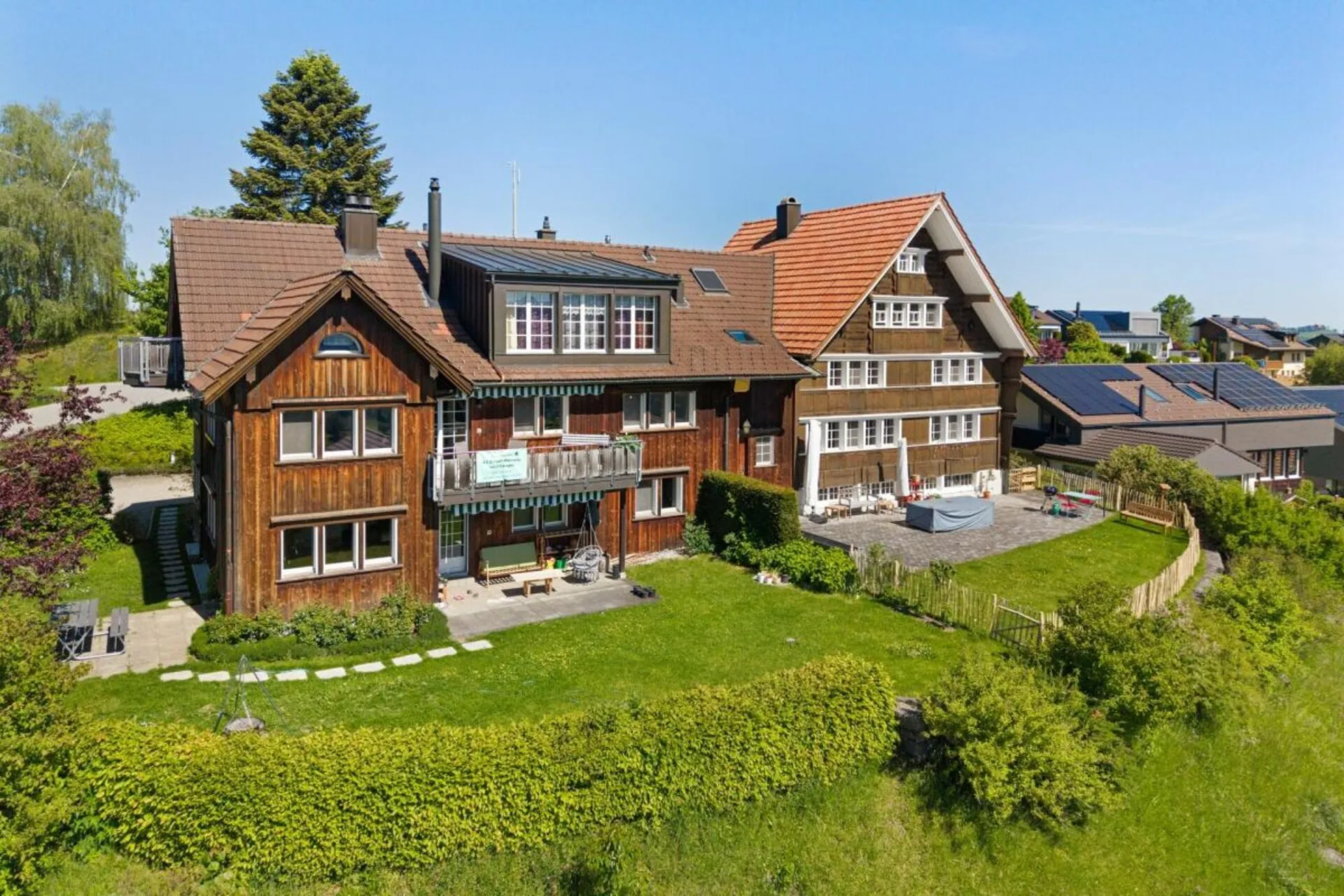 Neuwertig renovierte und moderne Wohnung im Grünen mit top Aussicht
