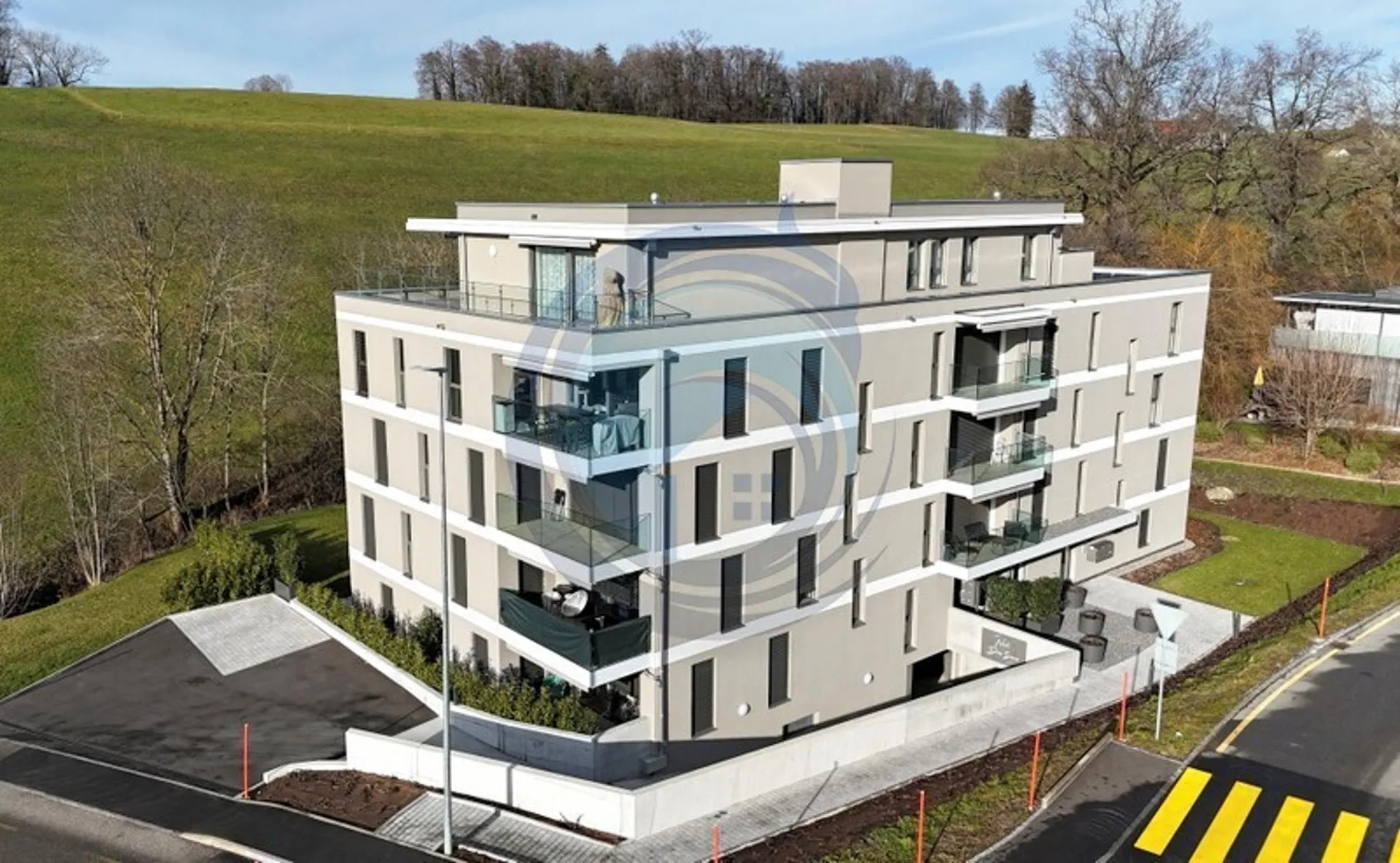 LUMINEUX APPARTEMENT DE 2.5 PIÈCES AVEC TERRASSE ET JARDIN