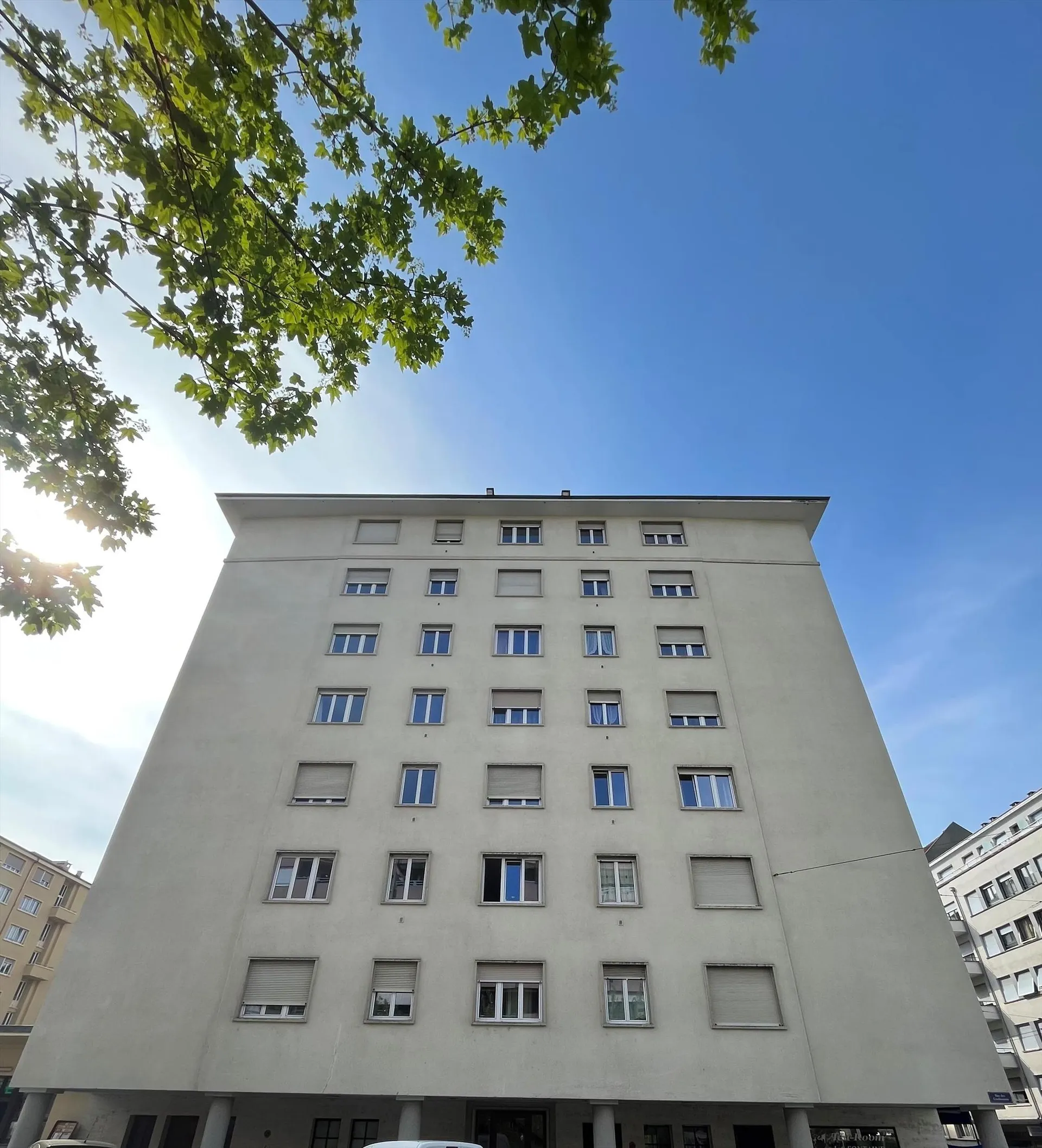 Appartement 4 pièces  situé dans le quartier de St Jean