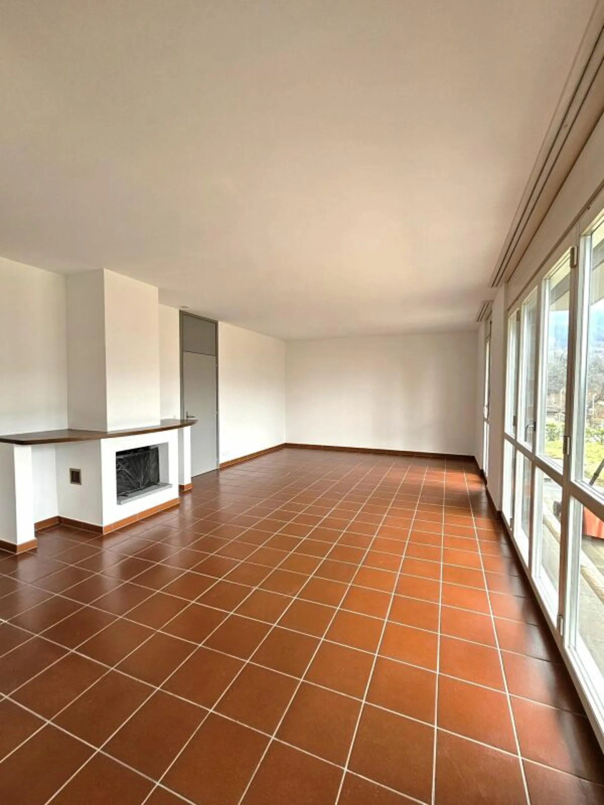 Casa a schiera con giardino e vista aperta