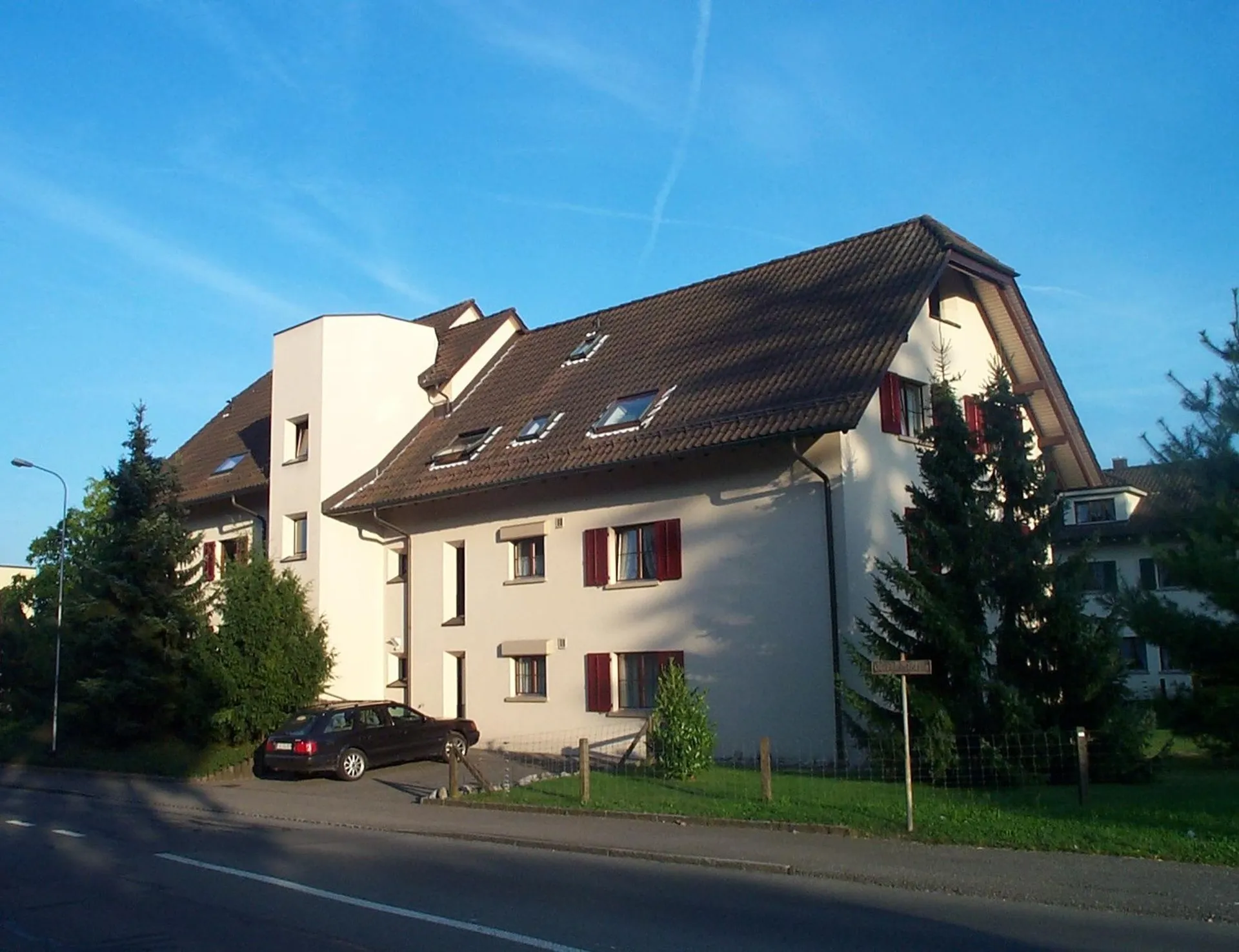 Helle grosszügige Wohnung an ruhiger Lage