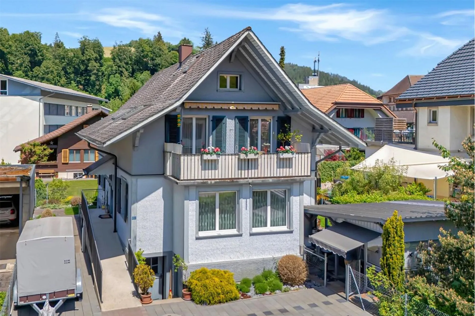 6½ Zimmer-Haus mit Wohnerweiterung im Dorfzentrum
