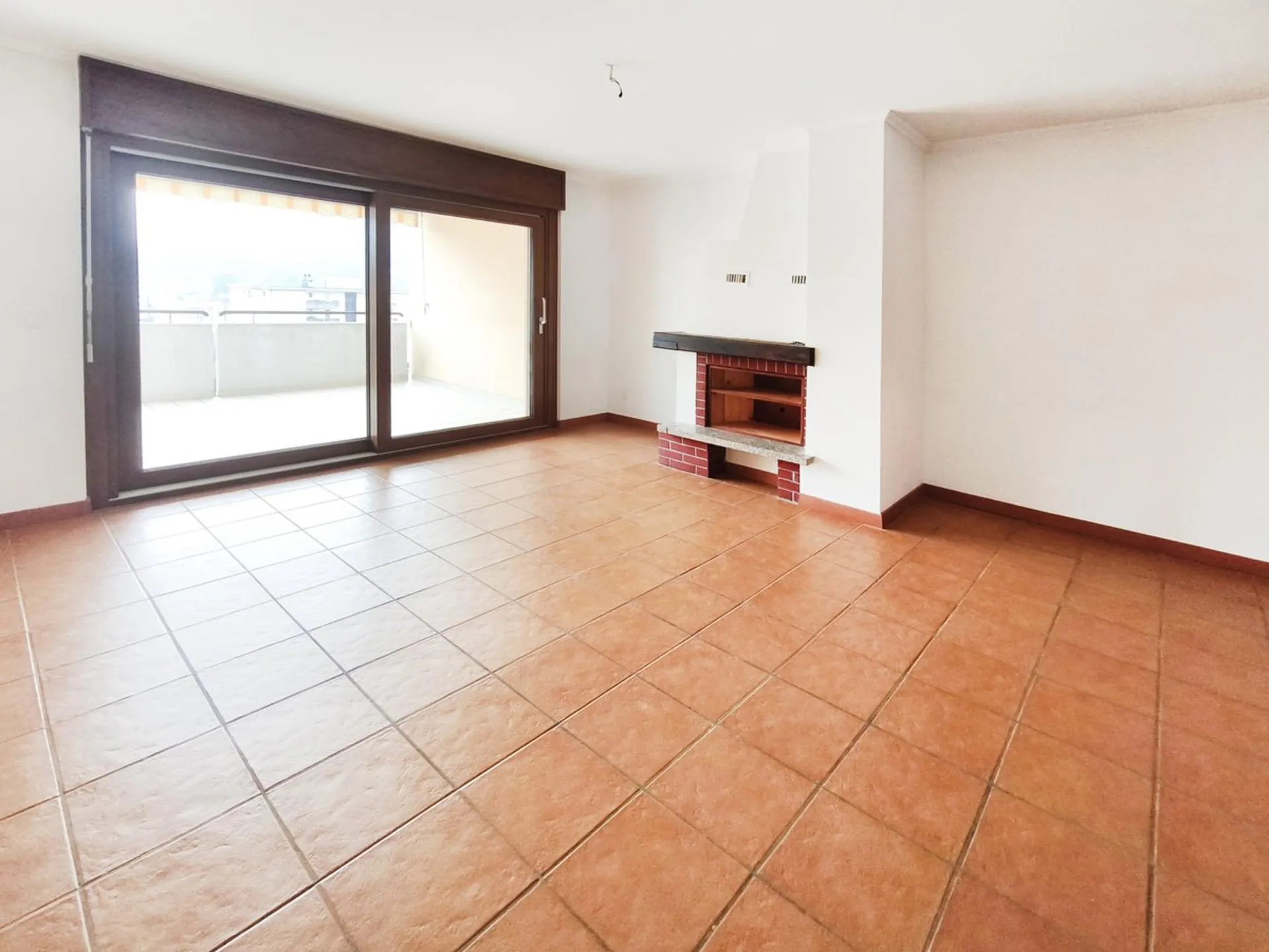 Top floor 4.5 renovated with terraces and lake view