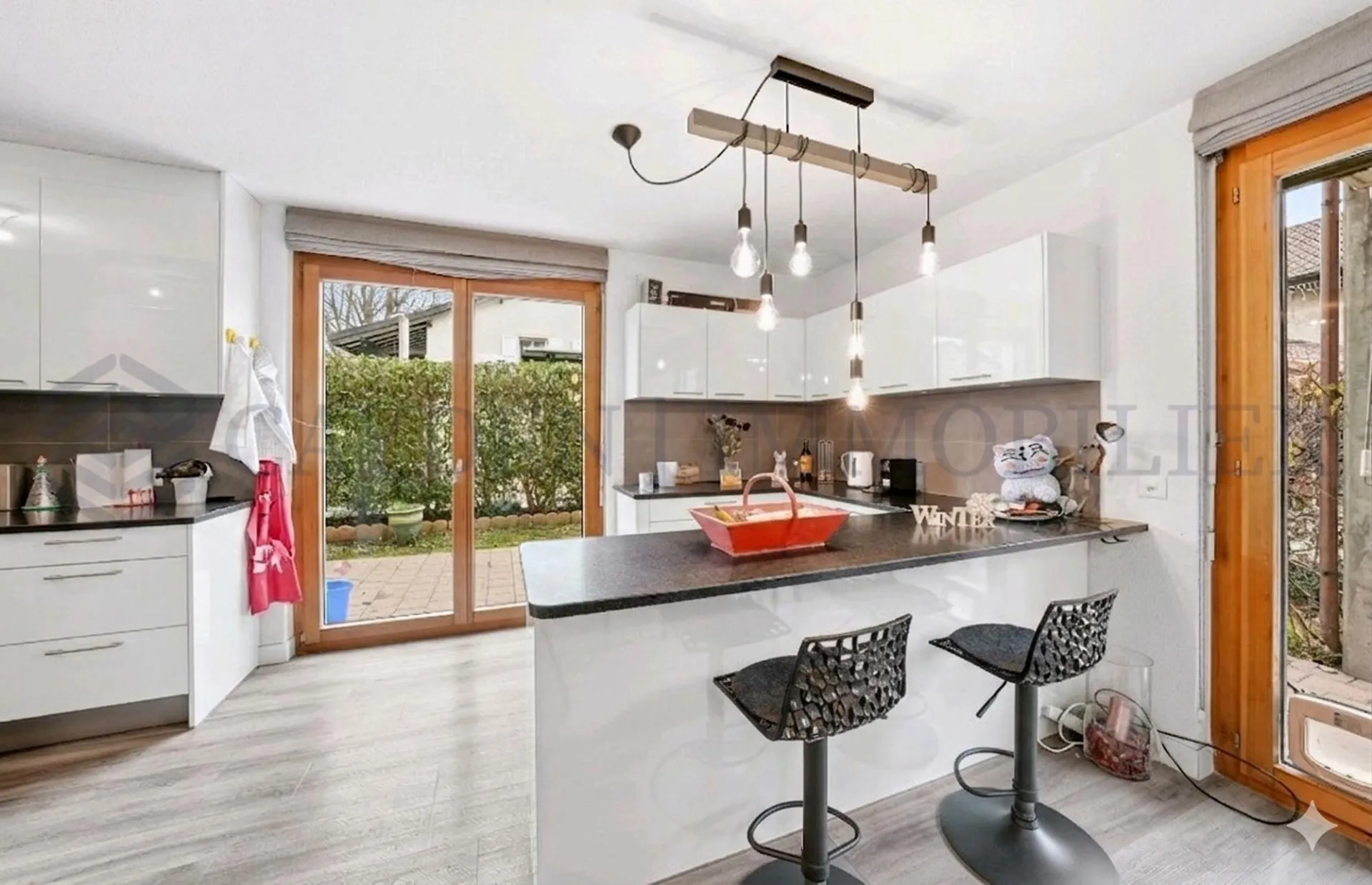 En exclusivité !! vaste 7 Pièces avec jardin à Bernex