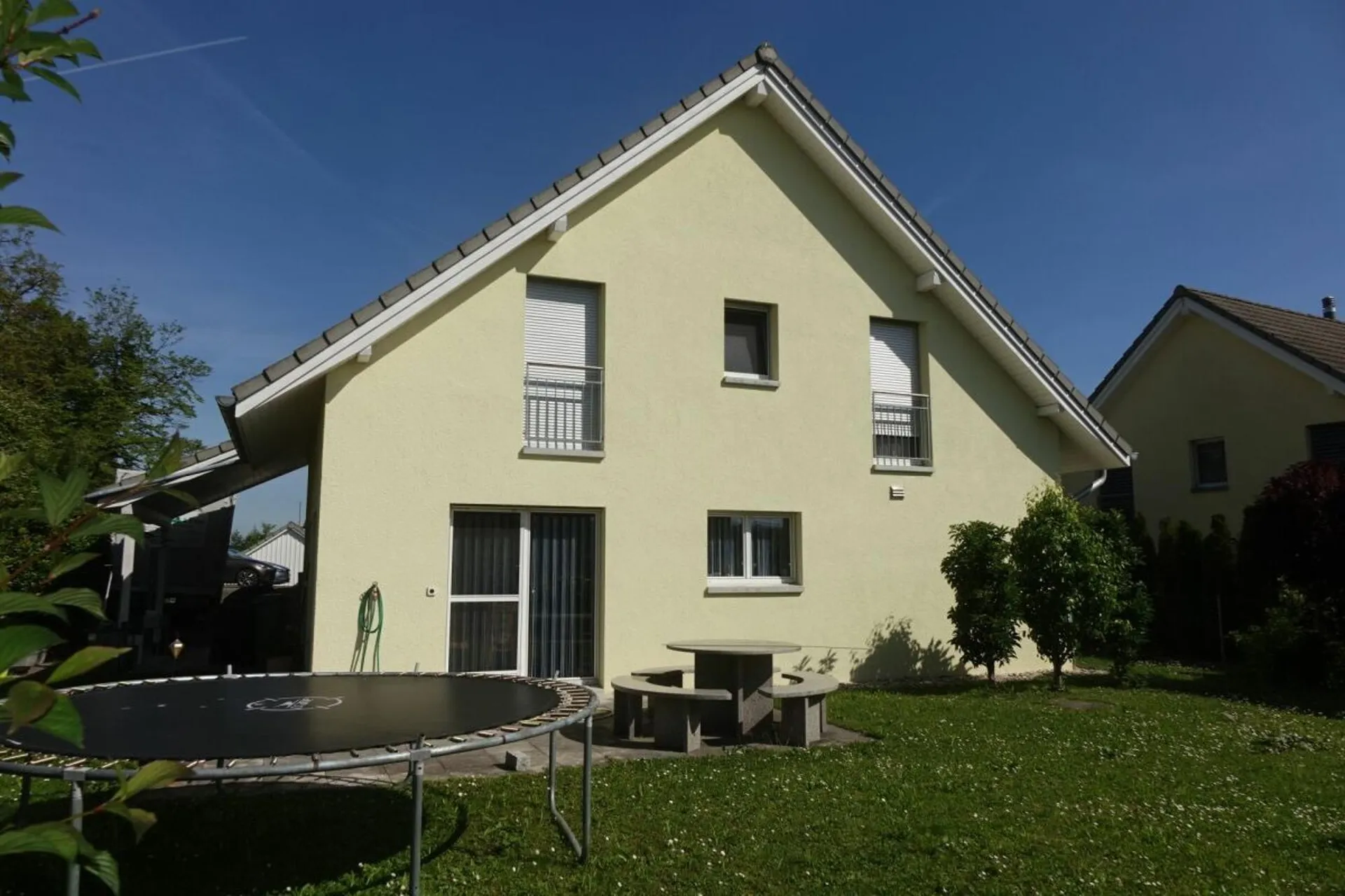 5.5 Zimmer EFH mit grossem Garten in steuergünstiger Lage