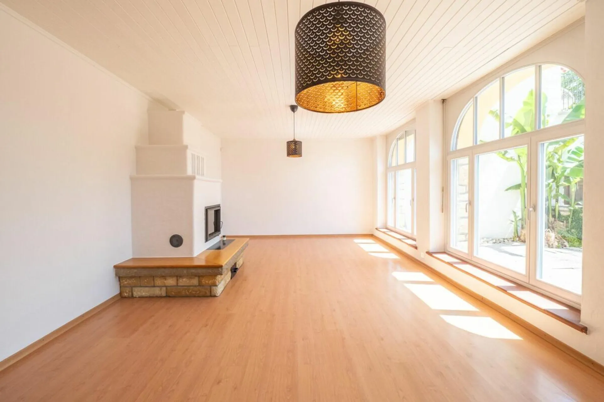 Fehr Immobilien - 4-Zimmer-Parterrewohnung in Seenähe