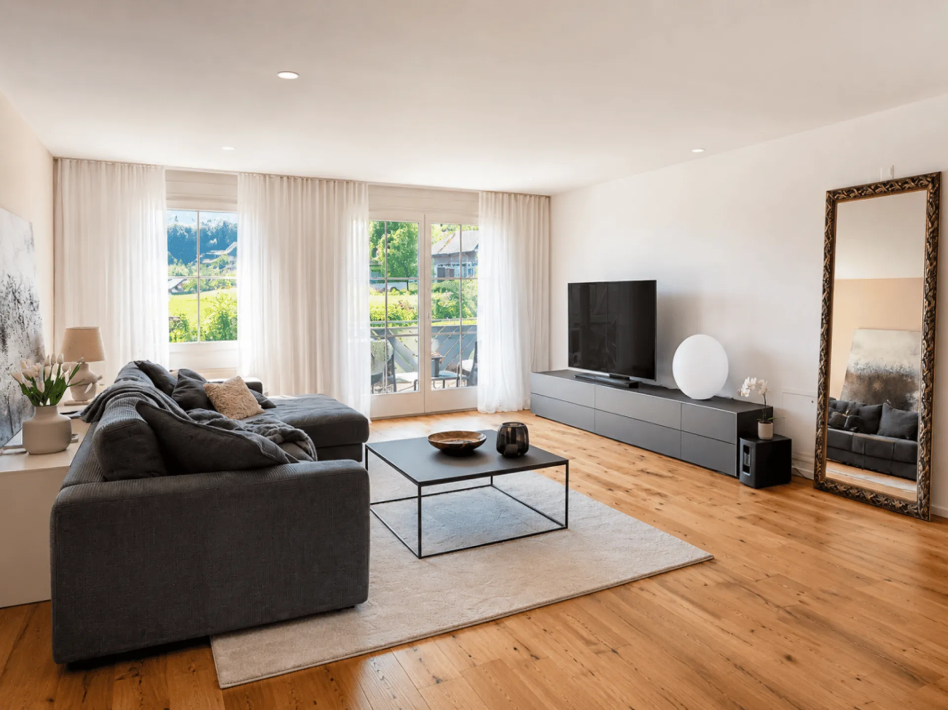 Traumhafte 6.5-Zimmer-Gartenwohnung in Reichenburg SZ
