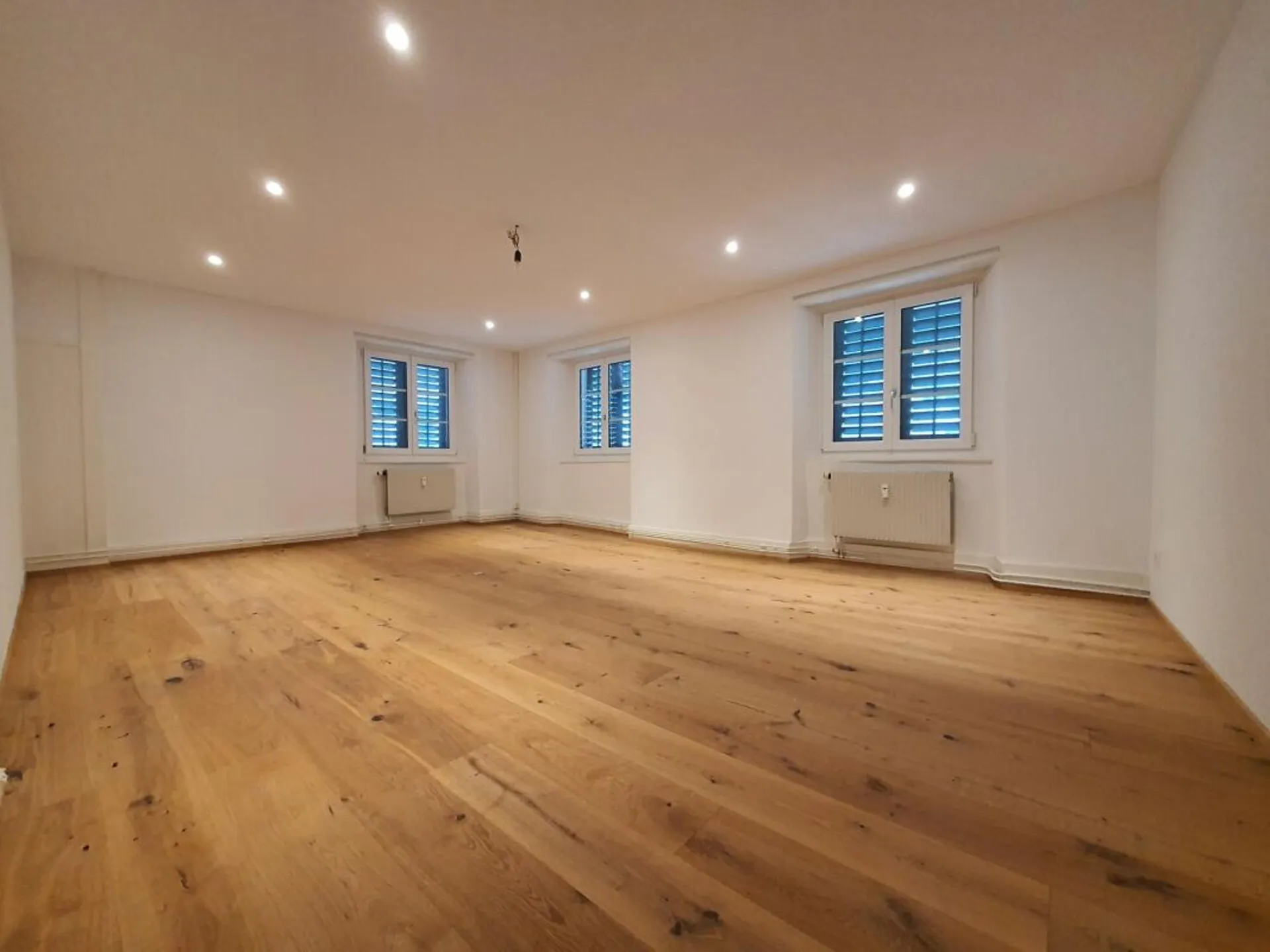günstige und teilsanierte 3.5-Maisonette-Zimmerwohnung an zentraler Lage