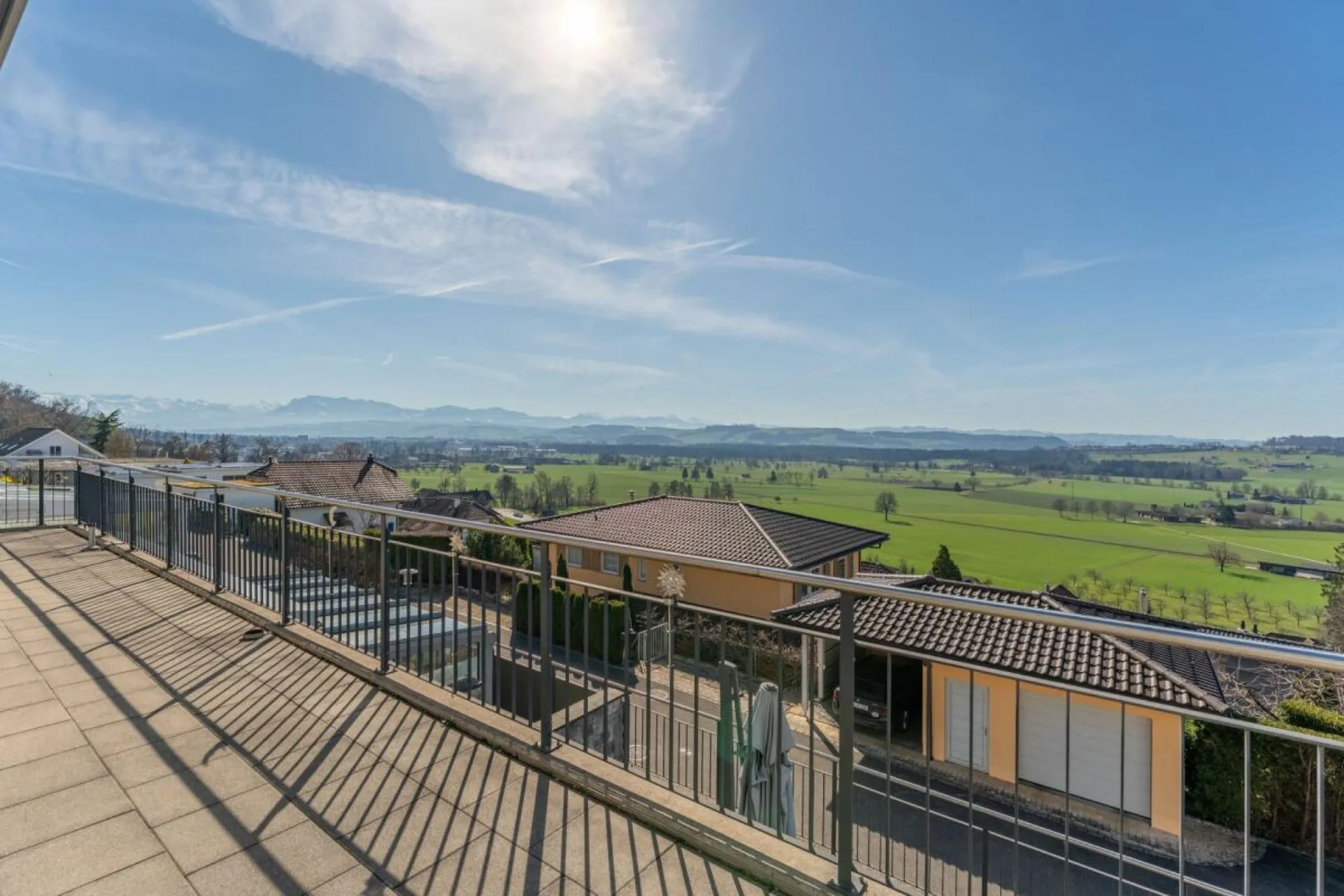 E troumhafti Ussecht: 4 ½-Zemmer-Terrassewohnig a ruehiger Lag